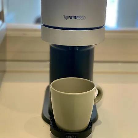 Marbella Home Rentals - Marina Banus, Puerto Banus, 2Br Terrace, Parking & Pool * 马尔韦利亚