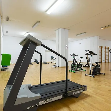 Marbella Home Rentals - Marina Banus, Puerto Banus, 2Br Terrace, Parking & Pool 公寓 马尔韦利亚