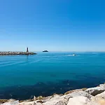 - Marina Banus, Puerto Banus, 2br Terrace, Parking & Pool Διαμέρισμα