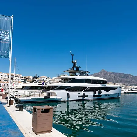 Marbella Home Rentals - Marina Banus, Puerto Banus, 2Br Terrace, Parking & Pool Марбелья