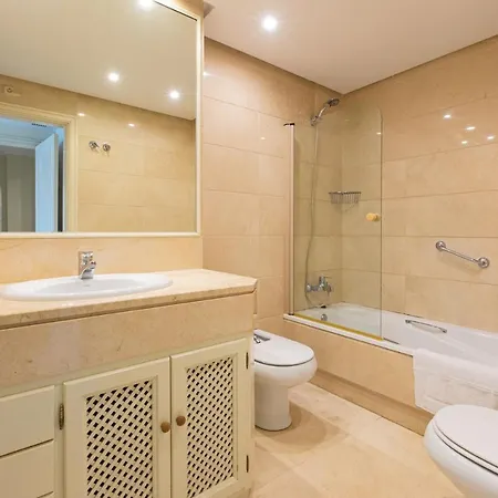 Marbella Home Rentals - Marina Banus, Puerto Banus, 2Br Terrace, Parking & Pool