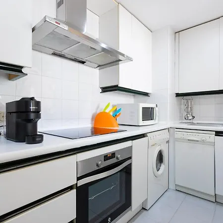 דירה Marbella Home Rentals - Marina Banus, Puerto Banus, 2Br Terrace, Parking & Pool מארבלה