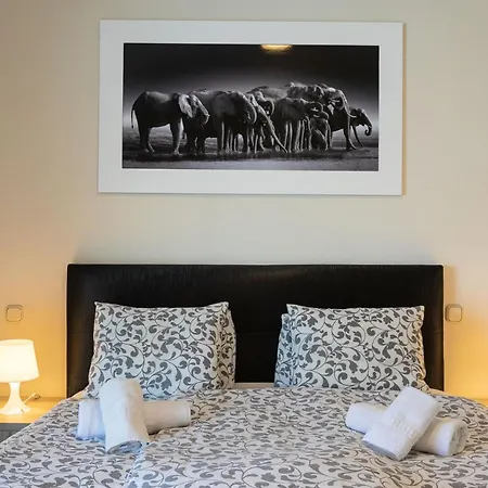 Marbella Home Rentals - Marina Banus, Puerto Banus, 2Br Terrace, Parking & Pool Апартаменты *