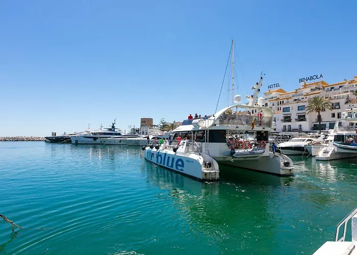 - Marina Banus, Puerto Banus, 2br Terrace, Parking & Pool