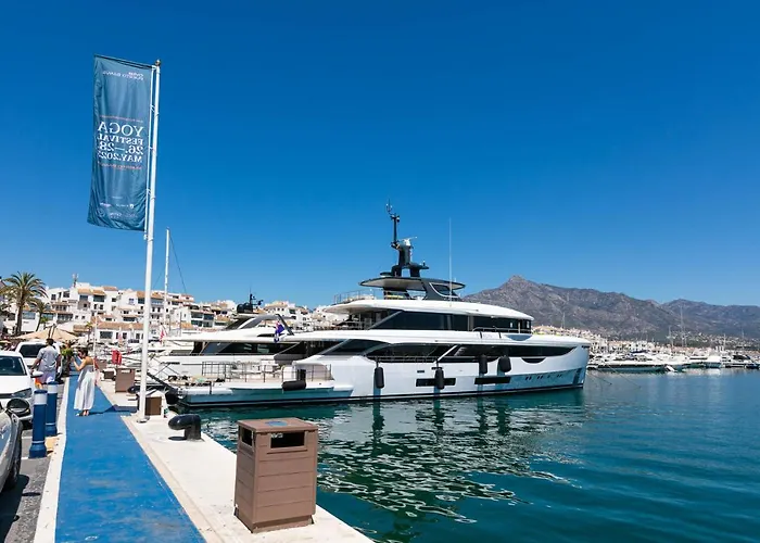 - Marina Banus, Puerto Banus, 2br Terrace, Parking & Pool Marbella