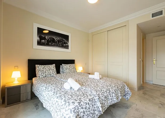 Appartement - Marina Banus, Puerto Banus, 2br Terrace, Parking & Pool *