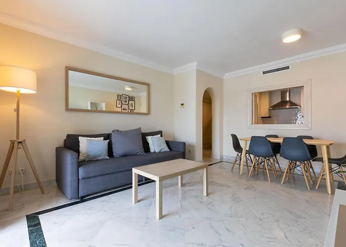 - Marina Banus, Puerto Banus, 2br Terrace, Parking & Pool Apartament Marbella
