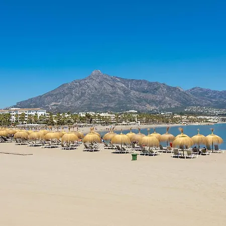 Marbella Home Rentals - Marina Banus, Puerto Banus, 2Br Terrace, Parking & Pool Appartement Marbella